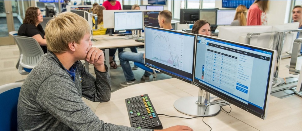 Students in a finance lab.